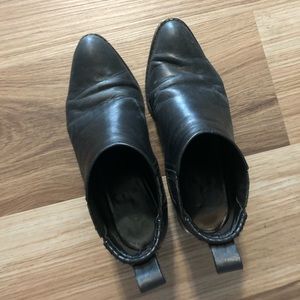 Ankle boots black color